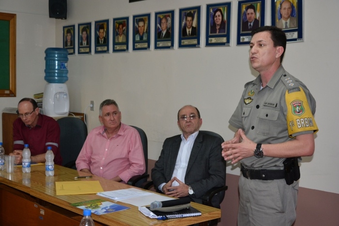 Capitão Jeferson Miguel da Silva, comandante do 1º BRBM de Passo Fundo participou da reunião da Amun